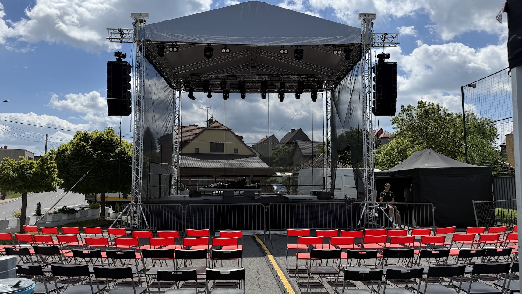 Stage 8×6 support standard